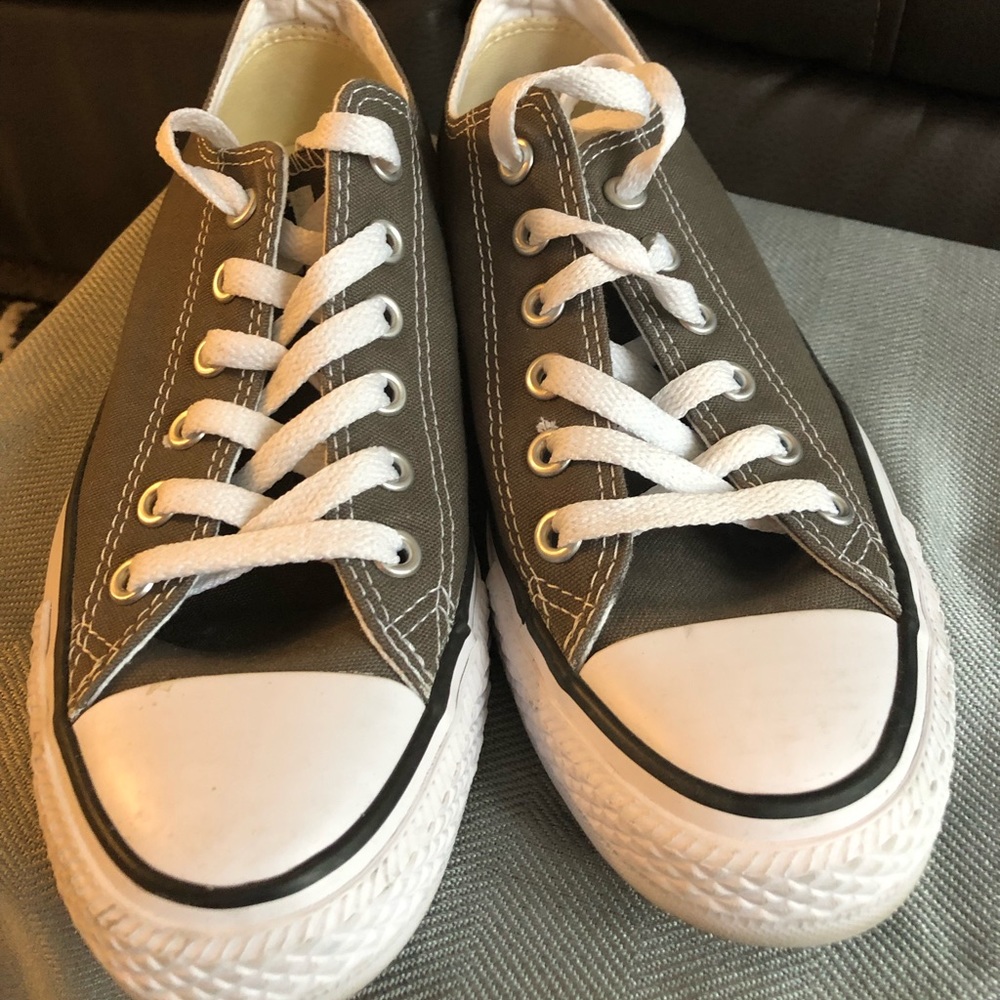 Women’s Converse -7.5 Grey